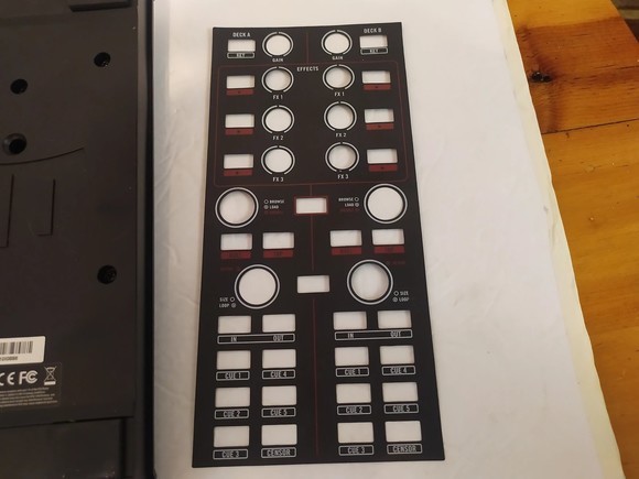 Native Instruments Traktor Kontrol X1 Mk1 DJ Controller - Picture 5 of 12